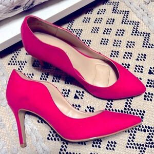 Katie and Kelley hot pink suede pumps! Sz 10